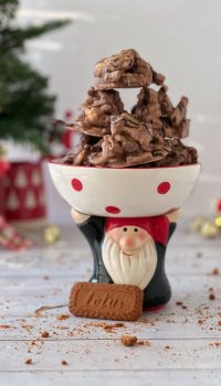 Rocas de chocolate blanco y galletas lotus